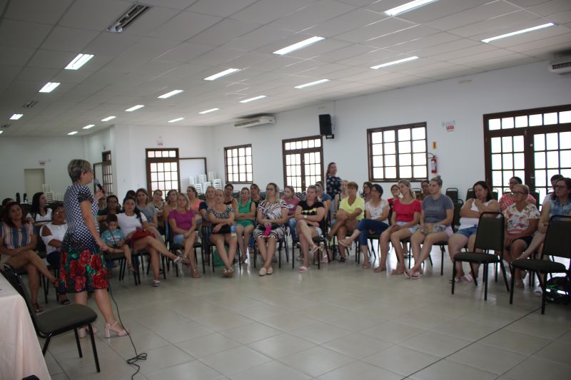 Professores participam de formação pedagógica