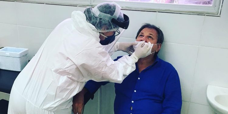 Pedroca se afasta da campanha após suspeita de Covid-19