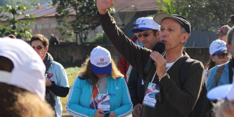 Reitor do Santuário caminha 29 km em ação pelo aniversário de beatificação de Santa Paulina