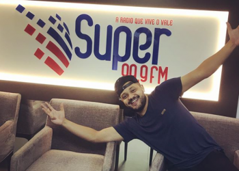 Eli Ferreira assume o comando das manhãs da Super FM