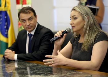 Moisés será afastado e Daniela Reinerh assume o governo