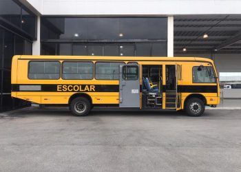 Educação de Canelinha recebe ônibus escolar
