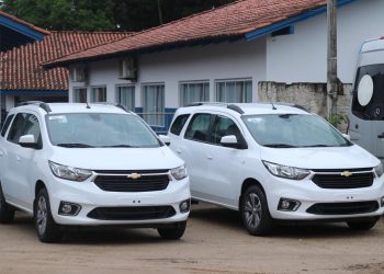 Canelinha recebeu três veículos para a Secretaria de Saúde