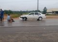 Duas pessoas ficam feridas em acidente entre carro e moto