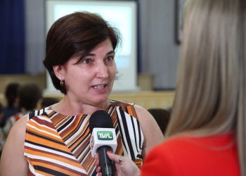 Em áudio, secretária de Canelinha fala ‘palavrão’ e diz que aulas não voltam