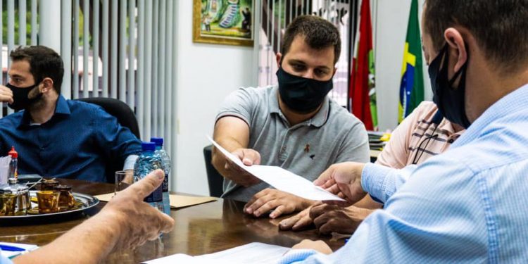 Prefeito eleito de Nova Trento faz primeira reunião de transição de governo