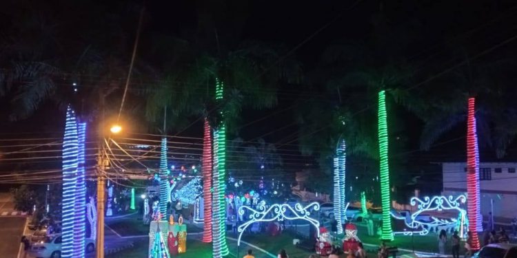 Major Gercino acende as luzes de Natal