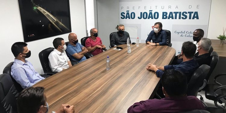 Pedroca se reúne com vereadores eleitos, em São João Batista