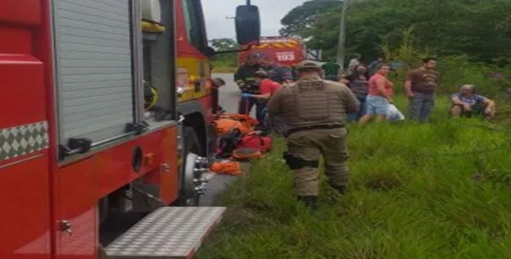 Mulher de 31 anos morre em acidente, em São João Batista