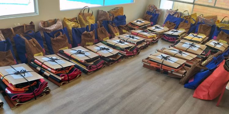 Jogos pedagógicos são produzidos com reaproveitamento de matéria-prima para calçados em SJB