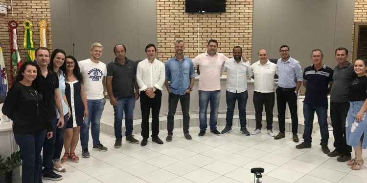 Em Canelinha, Diogo Maciel define nomes do primeiro escalão