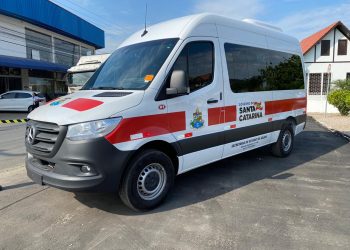 Secretaria de Saúde de Tijucas recebe nova van