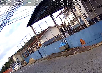 Criminosos invadem Escola do Jardim São Paulo, cortam fiação elétrica e arrancam lâmpadas