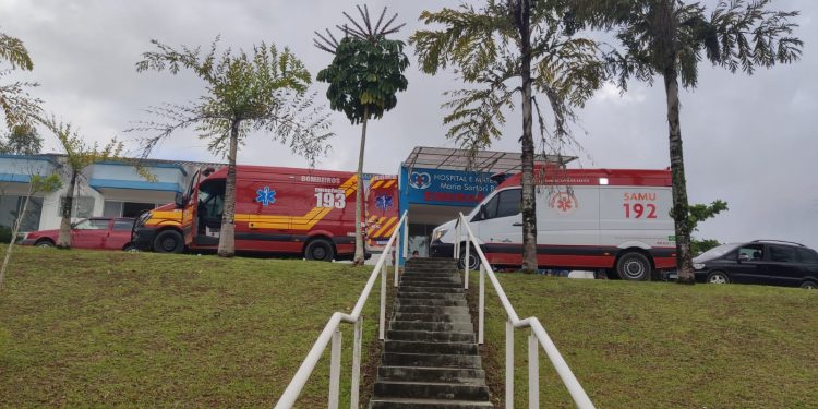 Jovem de 24 anos morre após cair em piscina e sofrer afogamento