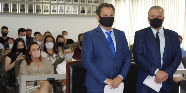 Pedroca toma posse em São João Batista