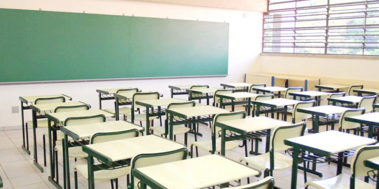 SindiEducar quer prioridade na vacinação dos professores