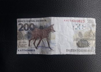 Três pessoas suspeitas de passar dinheiro falso são detidas, em São João Batista