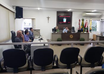 Vereadores de São João Batista se reúnem. Segunda terá simulação de sessão