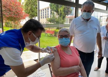 Saúde de Tijucas aplica primeiras doses da vacina CoronaVac