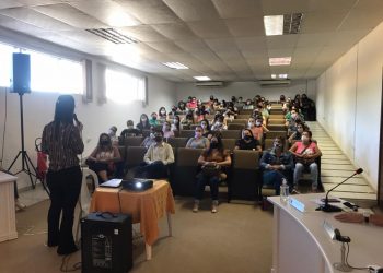 Aulas em Canelinha retornam na próxima segunda-feira