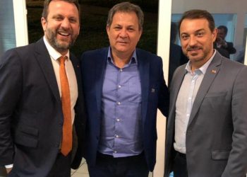 Prefeito Pedroca participa de reunião com Governador e prefeitos catarinenses