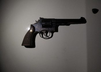 Homem é preso após atirar contra vizinho, em São João Batista