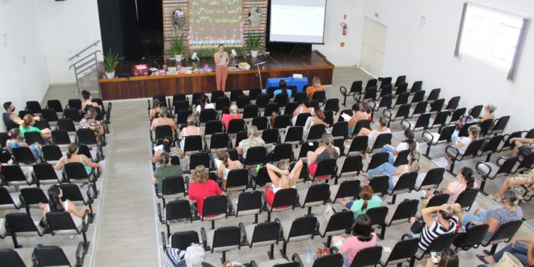 Semana pedagógica antecede volta às aulas em São João Batista