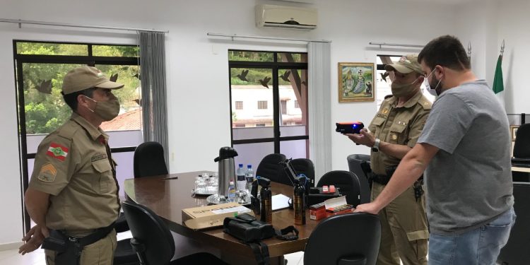 Prefeito de Nova Trento recebe Comando da Polícia Militar