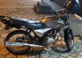 Polícia aborda motociclista e recupera moto furtada, em São João Batista