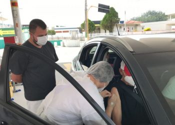 Nova Trento realiza drive-thru de vacinação contra a Covid-19