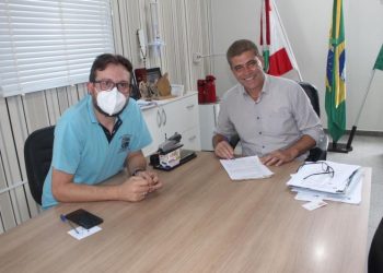 Major Gercino assina protocolo para compra de 5 mil doses de vacina contra Covid-19