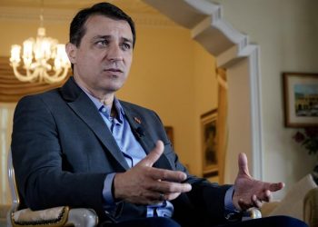 Tribunal acata denúncia dos respiradores e Moisés será afastado pela 2ª vez