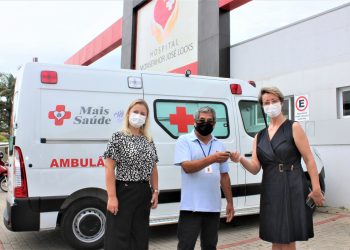 Nova ambulância é entregue aos Hospital Monsenhor José Locks