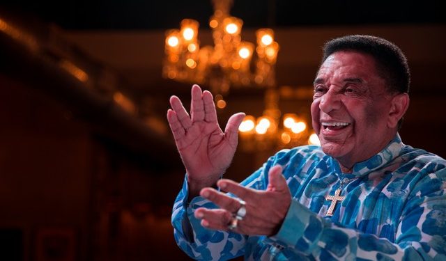 Morre o cantor Agnaldo Timóteo, aos 84, vítima da covid-19