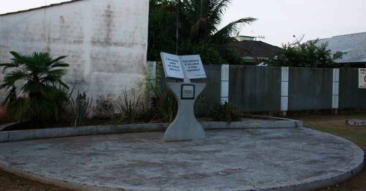 Justiça nega pedido de Ateus para derrubar praça da Bíblia em Tijucas