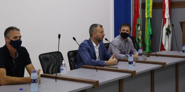 Políticos da região pedem melhorias nas SC 410 e 108