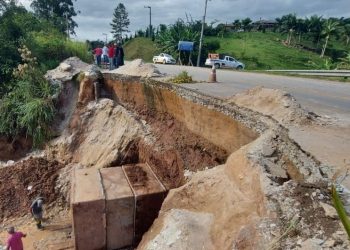 Prefeitura de SJB atua de forma preventiva e impede formação de novas crateras na SC-108