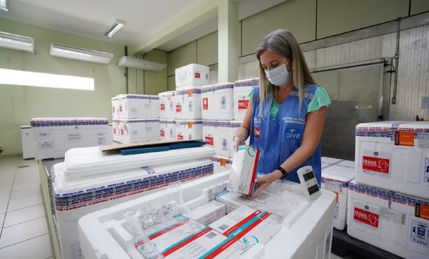 Governo do Estado distribui neste sábado mais doses da vacina contra a Covid-19