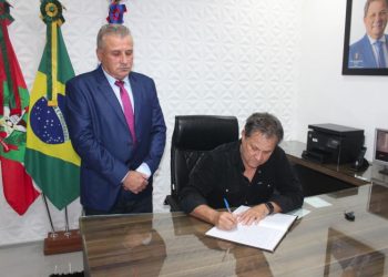 Vice-prefeito Almir Peixer assume interinamente o comando do Município de SJB