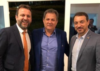 Prefeitos da região assinaram carta de apoio a Carlos Moisés