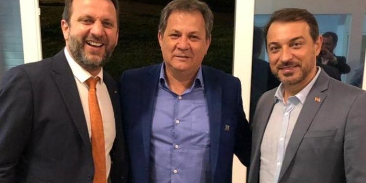 Prefeitos da região assinaram carta de apoio a Carlos Moisés