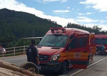 Grave acidente deixa cinco vítimas. Um bebê e uma gravida em estado grave