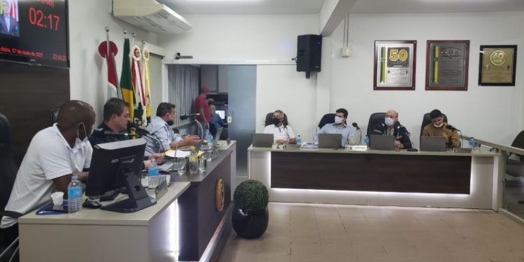 Câmara homenageia enfermeiros de São João Batista com Moção de Aplauso