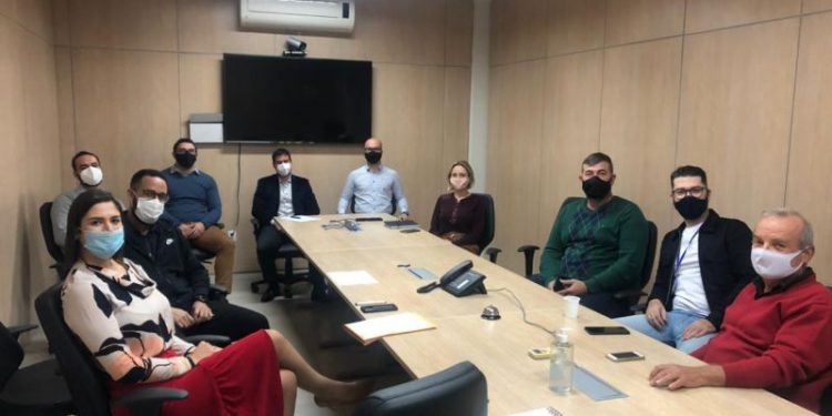 Atração de novas empresas para São João Batista é pauta de reunião no Governo do Estado