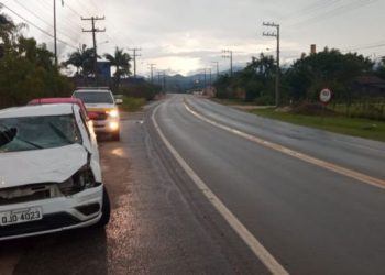 Veículo da Saúde de Major Gercino se envolve em acidente com animal na SC-410