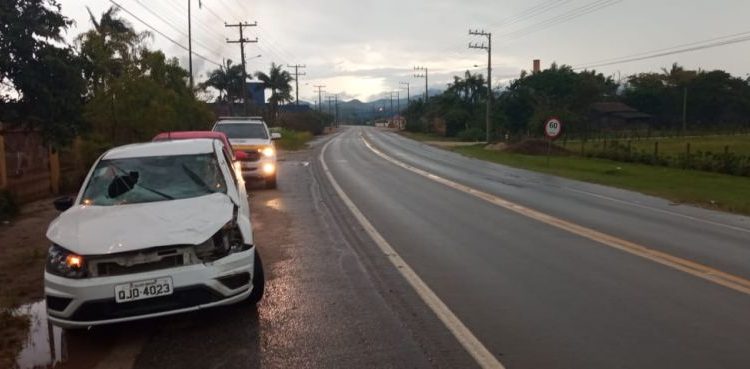 Veículo da Saúde de Major Gercino se envolve em acidente com animal na SC-410