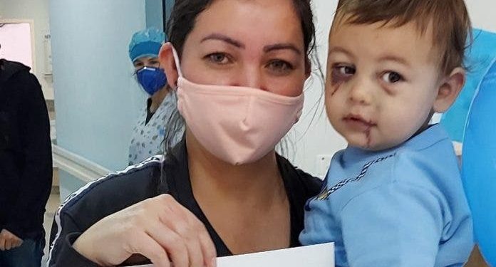 Bebê ferido em ataque a creche ganhou alta médica no Dia das Mães