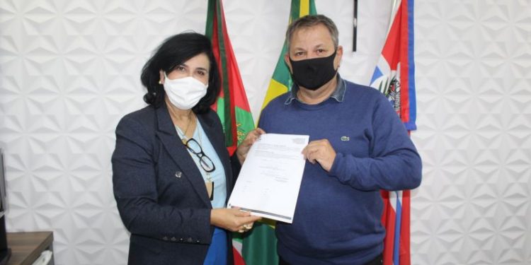 Prefeitura de São João Batista e Faculdade FAEL firmam parceria