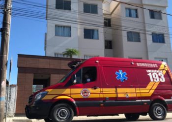 Bebê de 6 meses é socorrido por bombeiros após se engasgar