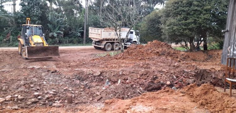 Após a chuva, Secretaria de Obras intensifica trabalho em Canelinha